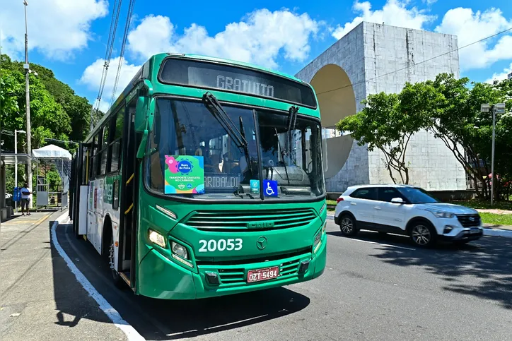 Imagem de Salvador terá nova linha de ônibus gratuita durante o Carnaval