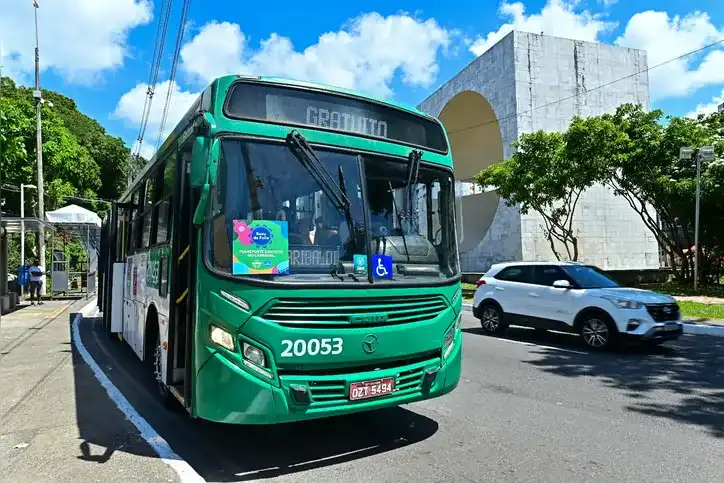 Imagem de Salvador terá nova linha de ônibus gratuita durante o Carnaval
