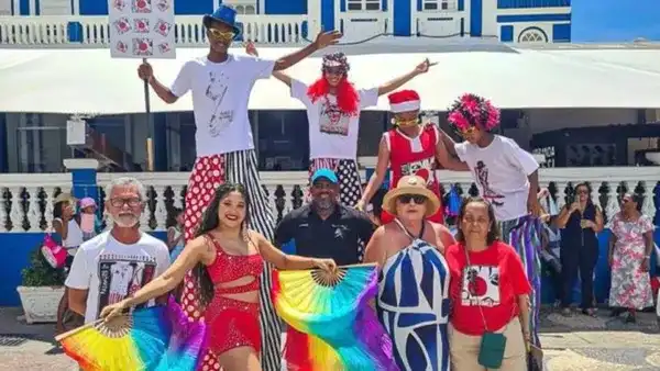 Imagem de Desfile dos Palhaços do Rio Vermelho anima ruas de Salvador neste sábado