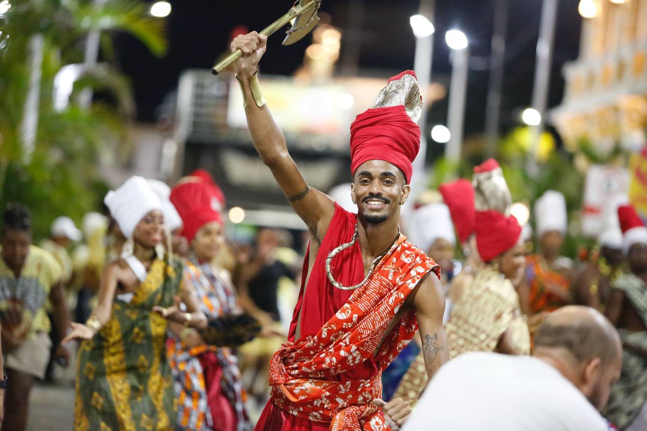 Imagem de Afoxé Kambalagwanze abre o Carnaval com o tema “Raízes do Afoxé”