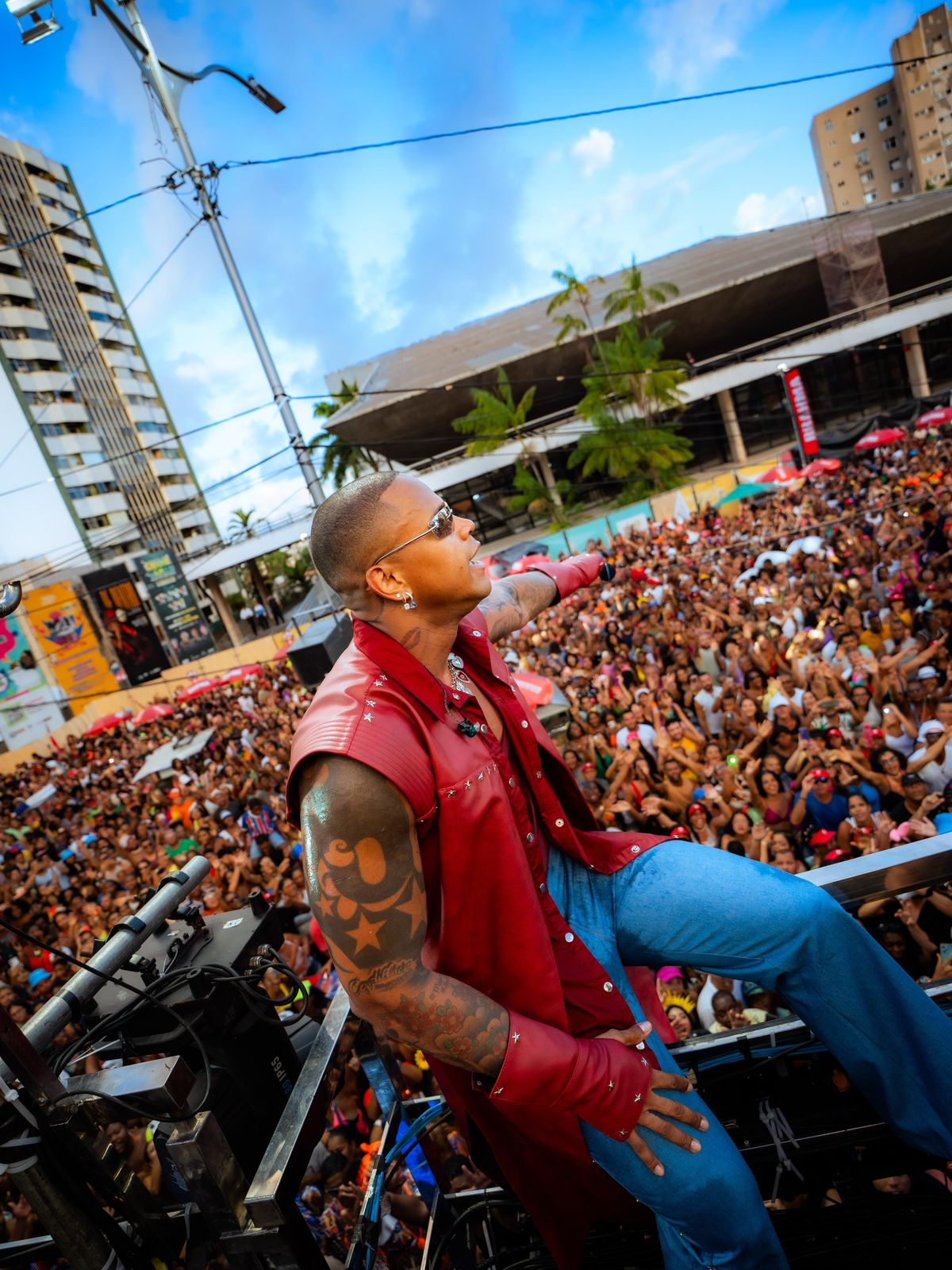 Imagem de Léo Santana confirma arrastão na Quarta-feira de Cinzas no circuito Barra/Ondina