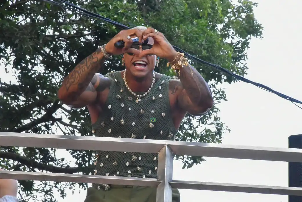 Imagem de Arrastão da Quarta-Feira de Cinzas 2026 tem Carlinhos Brown, Léo Santana e mais; confira a ordem das atrações