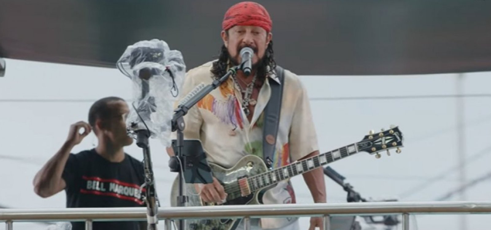 Imagem de Bell Marques reúne fãs em Ondina durante passagem de som