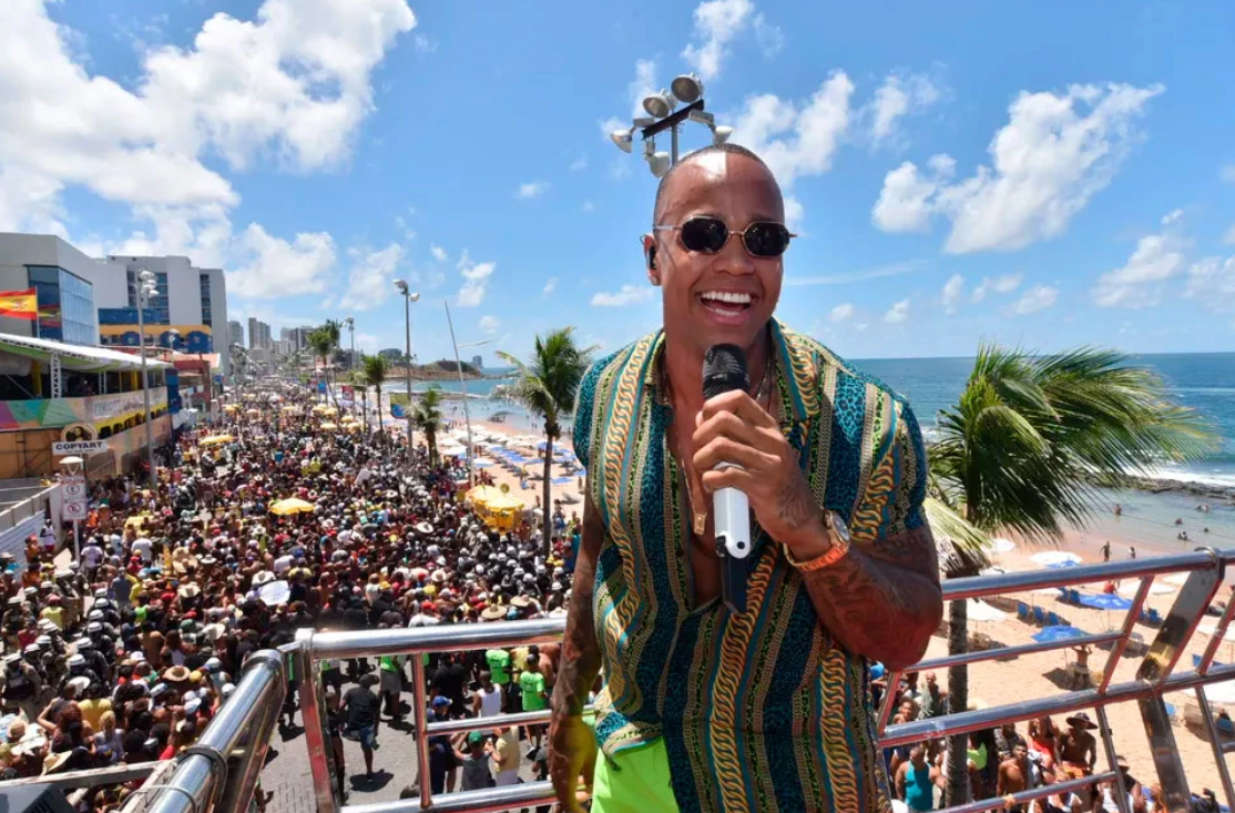 Imagem de GG: Léo Santana estreia novo visual e comanda pipoca no primeiro dia de folia